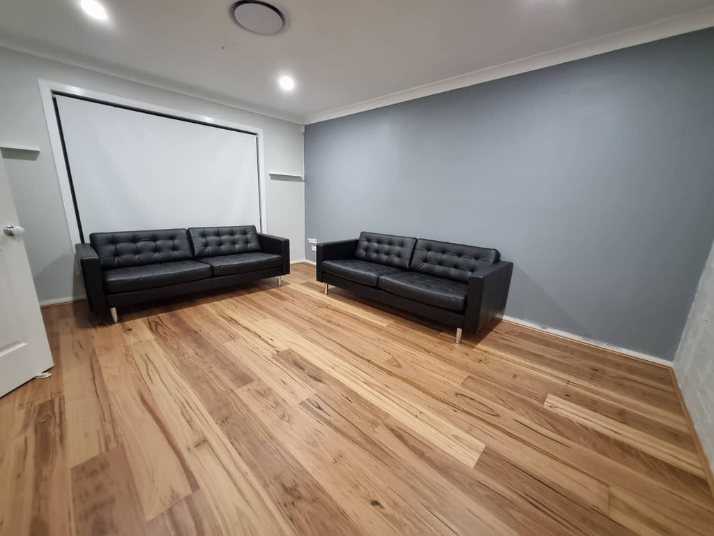 Profile view of Blackbutt Rustic Australian Hardwood 14.3mm in Blackbutt Rustic colour dark shade timber flooring sample