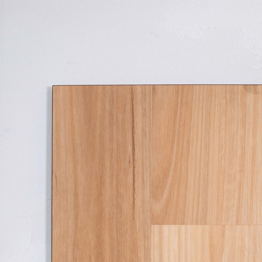 Detailed view of Natural Blackbutt SPC Hybrid Floorboards 7.5+2mm in Natural Blackbutt colour dark shade hybrid flooring sample