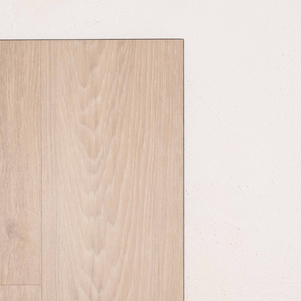 Full view of Urban Oak Vision Vinyl Planks 5mm in Urban Oak colour warm tone vinyl flooring plank sample